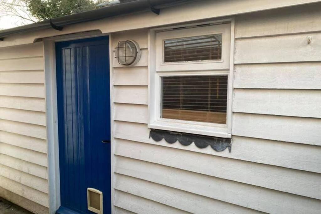 The Potting Shed. Small But Perfectly Formed Cantorbéry Extérieur photo